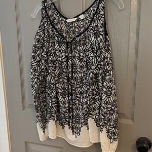 New York & Company Black and White cold shoulder Printed Blouse